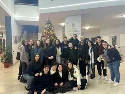 16 dicembre 2025: Teniamo viva la speranza in attesa della Luce - Natale 2025