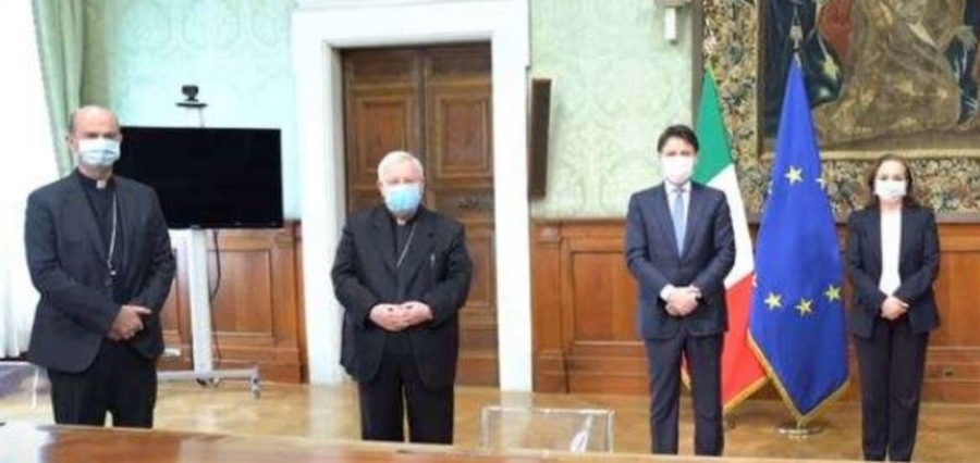 Fase 2. Messe aperte ai fedeli dal 18 maggio. Guanti e mascherine per l'eucaristia